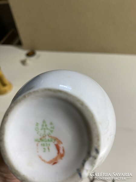 Hollóházi porcelán váza, 12 cm-es magas, ritkaság.4854