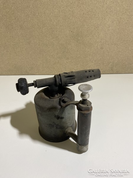 Retro gasoline soldering lamp found in good condition, 17 cm. 4866