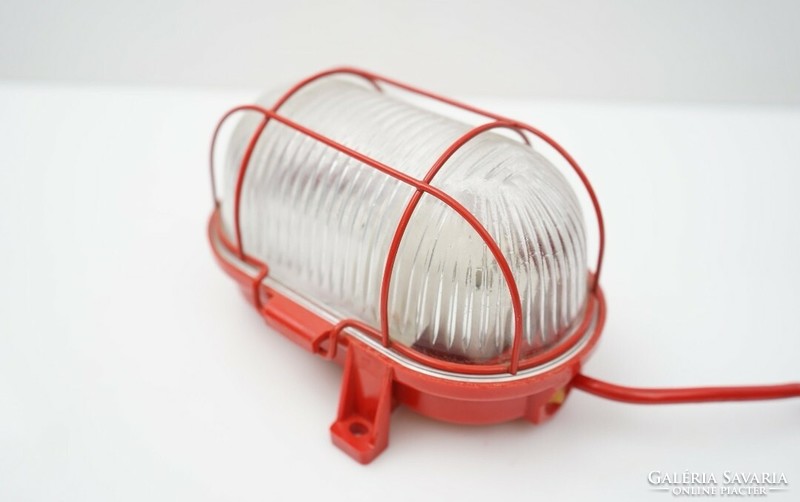 Retro industrial wall lamp / retro old / red