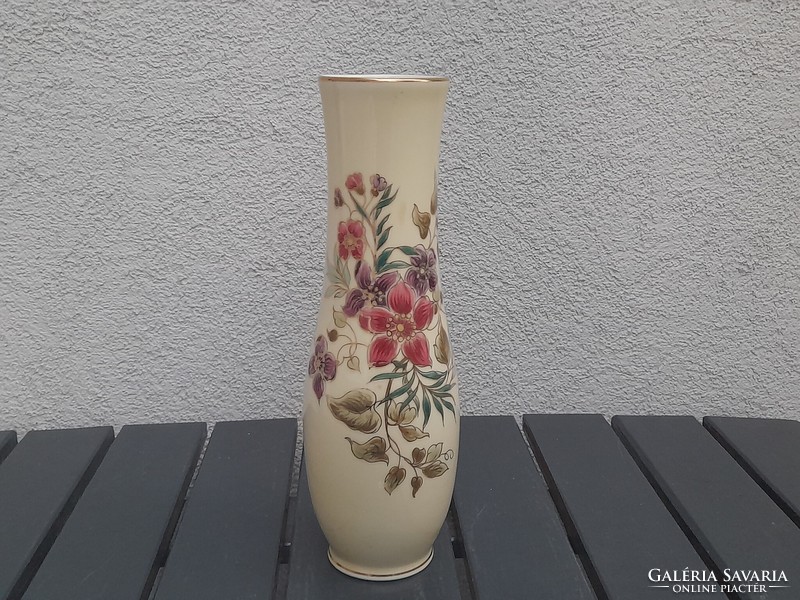 HUF 1 zsolnay richly painted vase with beautiful gilding
