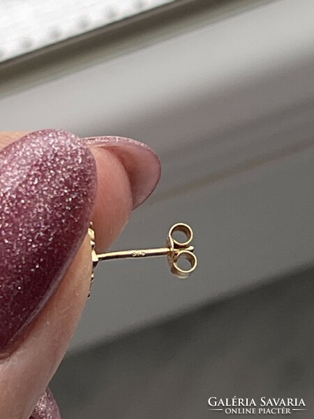Fairy 9 kr. Gold genuine coral openwork lace edge heart earrings.