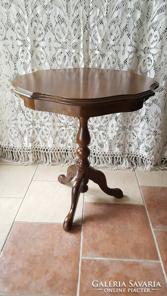 Three-legged, small round table with Italian inlay