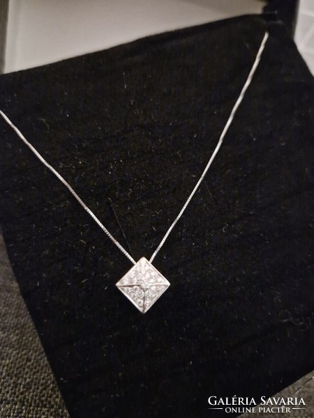 18 kt Fehérarany Nyaklánc - 0,25 ct gyémánt medállal