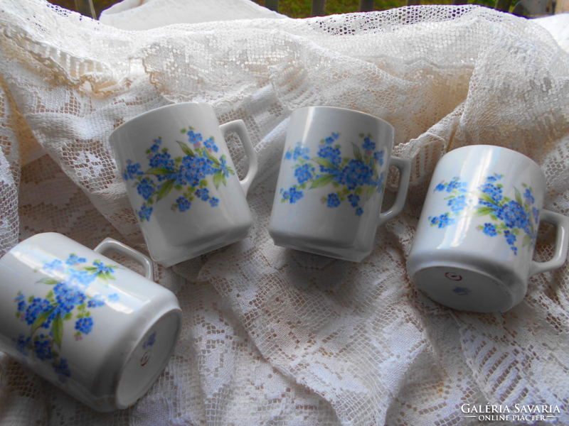 4 pieces (2200/piece) of forget-me-not Zsolnay mugs, the listed price applies to 4 pieces