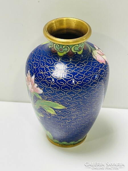 Chinese enamel vase