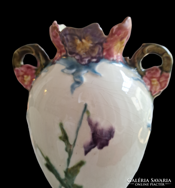 28 cm magas kétfüles virágmintás majolika váza