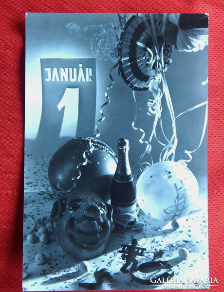 Képeslapok - fekete-fehér újévi futott üdvözlőlapok bélyeggel, 6 db együtt