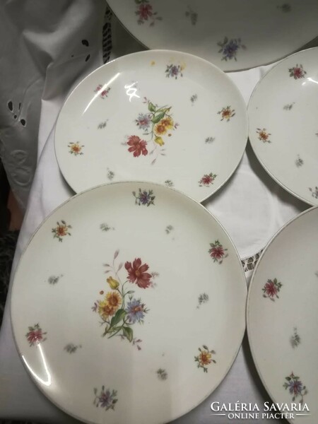 Porcelán / KPM/ kerek kínáló tányér, négy kistányérral