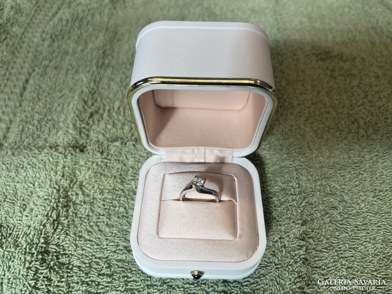 18K white gold ring with 0.20Ct diamond with certificate