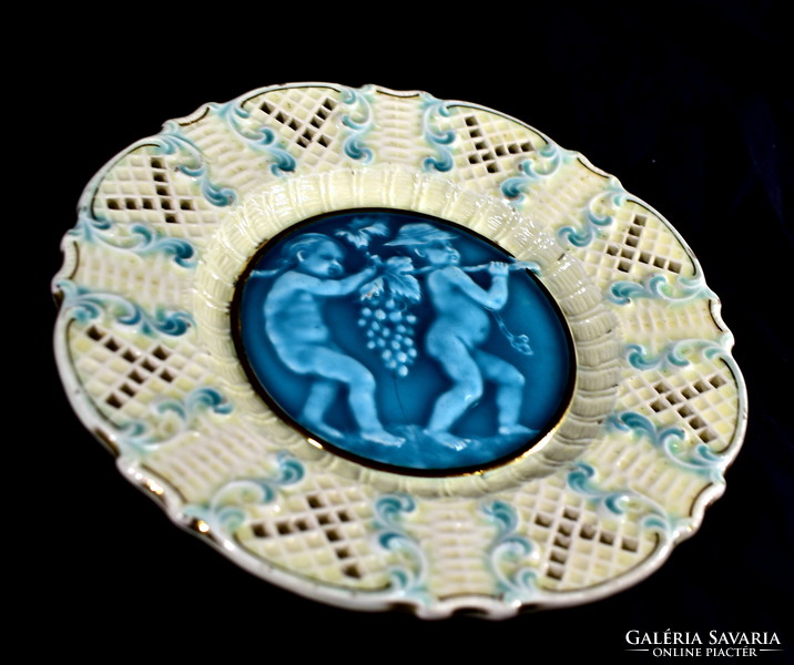Puttók decorative antique majolica plate with grapes