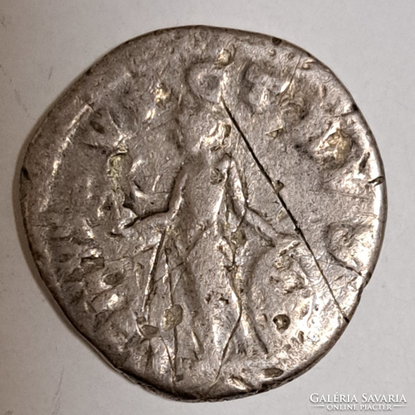 Róma / Julia Domna 193-217. ezüst Denár (G/a)