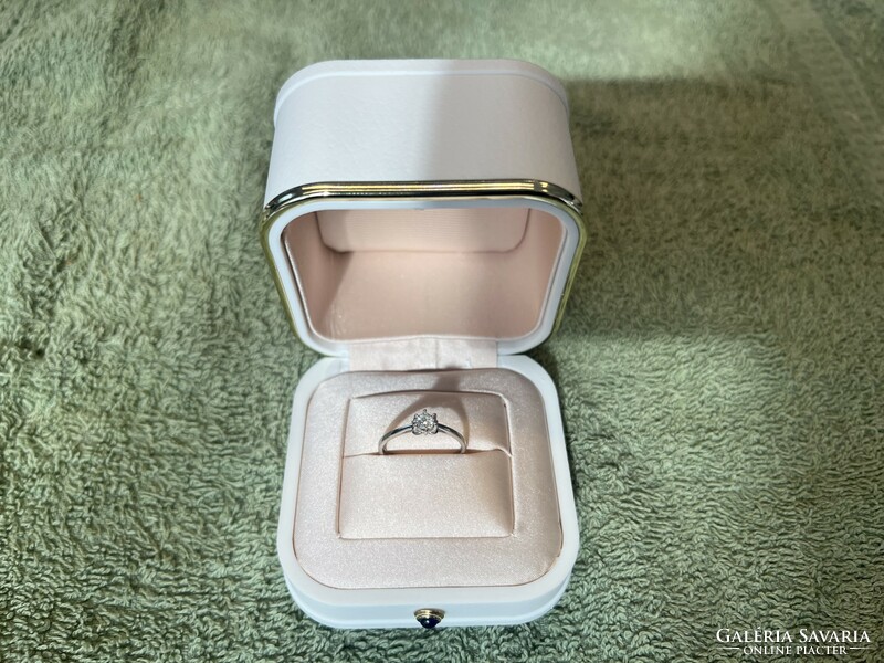18K white gold ring with 0.17Ct diamond with certificate