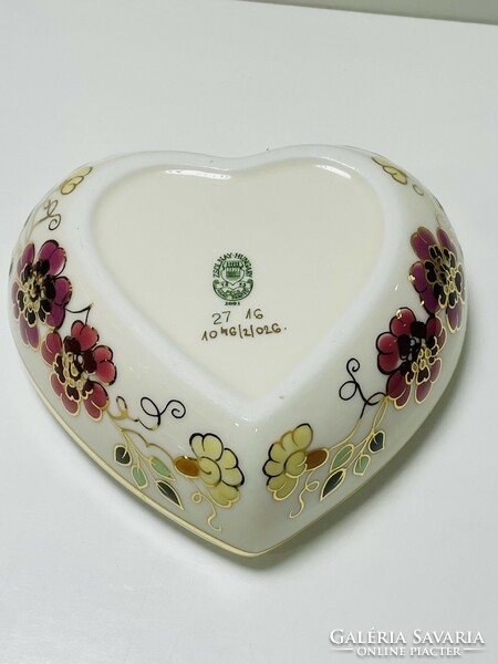 Zsolnay large heart bonbonier with butterfly pattern