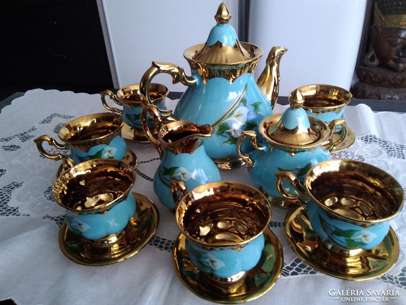 Rendkívül látványos porcelán kék - arany teás-capuccinós készlet, gyönyörű kála mintával!