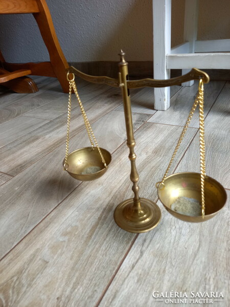 Great old copper scale (24 cm)