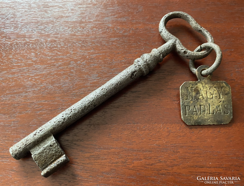 Antique cellar key (15.5 cm) with copper plate
