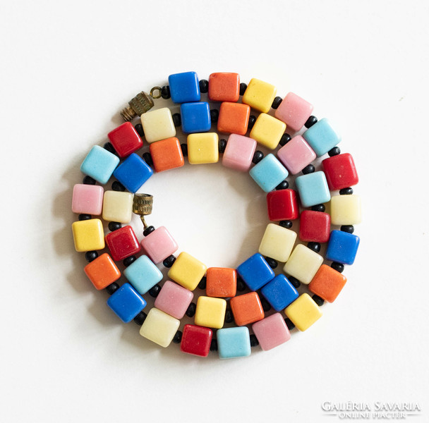 Vintage nyaklánc színes kocka formájú üveg gyöngyökkel