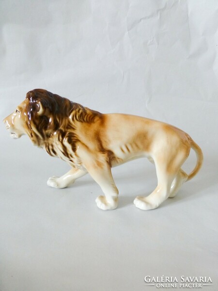 Royal Dux oroszlán