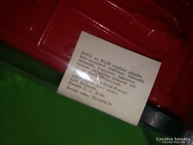 Retro magyar trafikáru bazáráru bontatlan csomagolt LUXUS AUTO cabrio játék 24cm a képek szerint