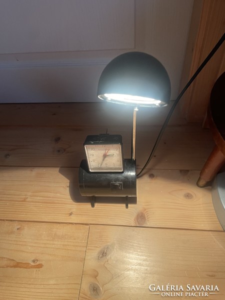 Retro vinyl table clock lamp