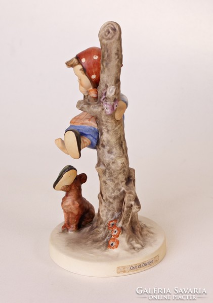 Veszélyzónán kívül (Out of danger) - 16 cm-es Hummel / Goebel porcelán figura