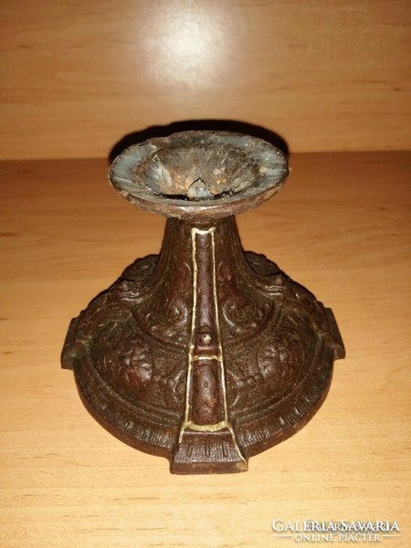 Antik fém dombormintás gyertyatartó 10 cm (KV)