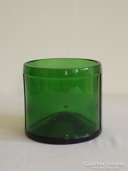 Régi vastag zöld pezsgősüvegből levágott kínáló, konyhai tartó, fürdőszobai tároló