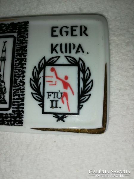 Hollóházi porcelán emlékplakett " Eger kupa"