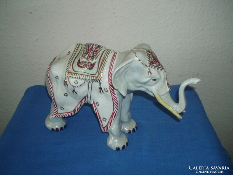 Extremely rare collector's item, large Katowice-Polish-elephant porcelain-26x17 cm