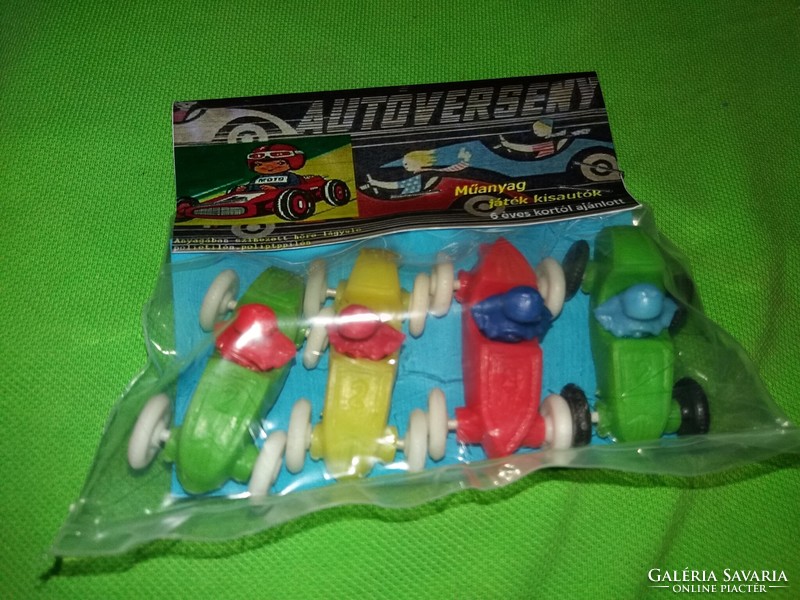 Retro traffic goods bazaar goods unopened package form 1 car race 5 cm small cars according to pictures 1.