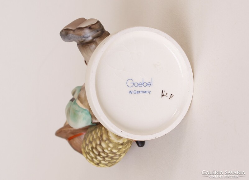 Világjáró (Globe trotter) - 13 cm-es Hummel / Goebel porcelán figura