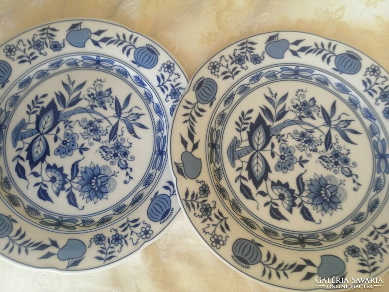 Colditz onion plate is beautiful in pairs