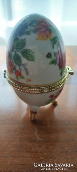 Faberge tipusu porcelán tojás 9,5 cm magas
