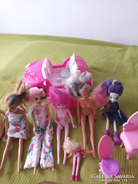 Barbie csomag autóval és egyéb dogokkal
