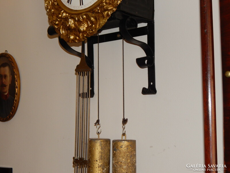 Also video - waiting clock, carefully maintained and preserved two-weight pendulum clock from the 19th St.