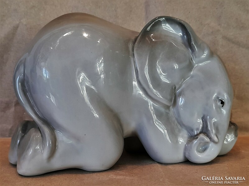 Retro szovjet Lomonosov porcelán elefánt