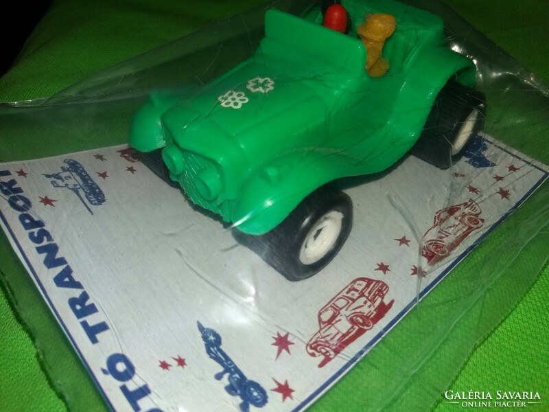 Retro magyar trafikáru bazáráru bontatlan csomag DISNEY BUGGY zöld műanyag autó 11cm képek szerint