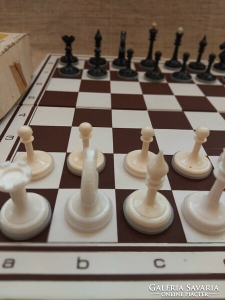 Retro szép állapotú Orosz sakk készlet táblával