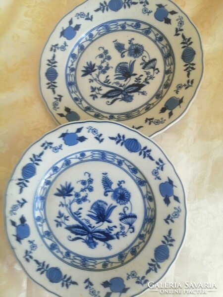 Pair of onion plates, beautiful 20 cm