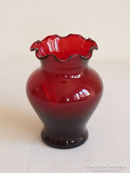 Régi bíbor vörös sötét piros fodros peremű dekor üveg váza 10,5 cm jelzett Hibátlan