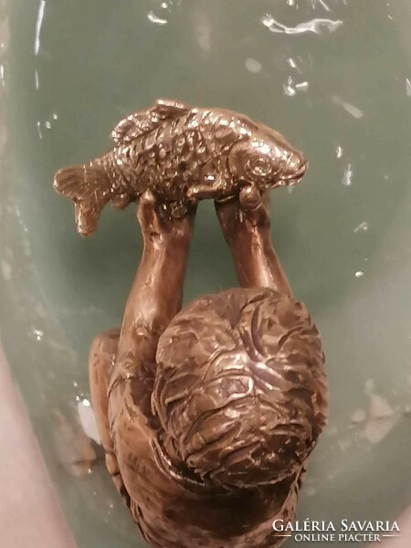 Az Aranyhal és a Fiú bronz szobor