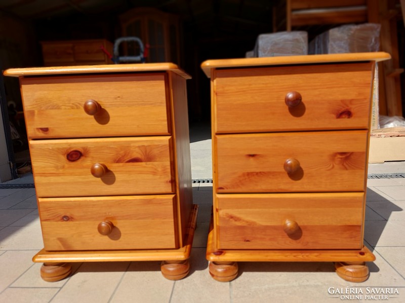 2 pine nightstands with 3 drawers for sale. Price / 1 pc.