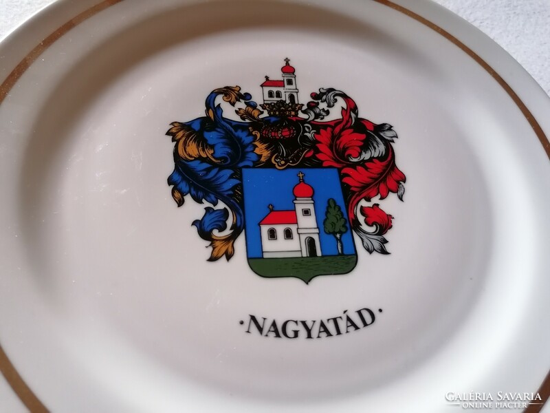 A very rare Zsolnay large wall plate with the town coat of arms of Nagytád
