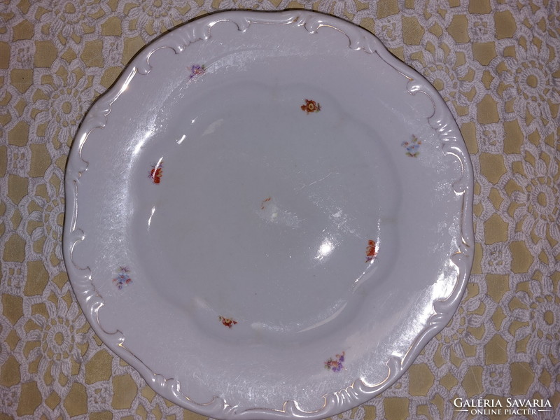 Zsolnay 2db különböző virágos porcelán lapos tányér, arany széllel