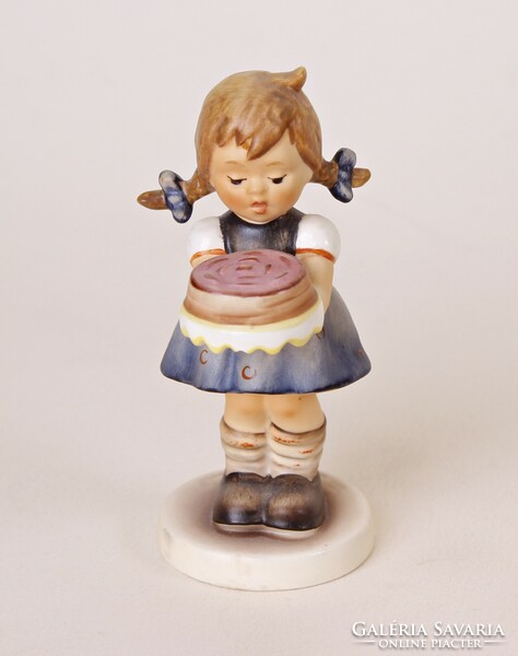 Édes amennyire csak lehet (Sweet as can be) - 10 cm-es Hummel / Goebel porcelán figura