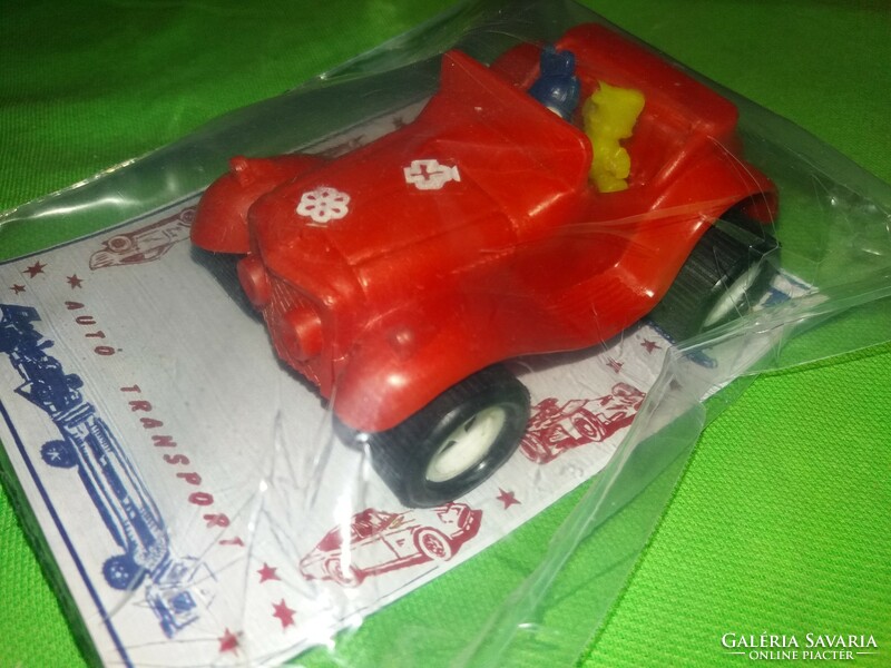 Retro magyar trafikáru bazáráru bontatlan csomag DISNEY BUGGY piros műanyag autó 11cm képek szerint