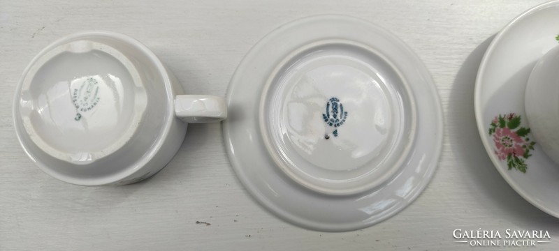 4 db Román porcelán kávéscsésze aljával