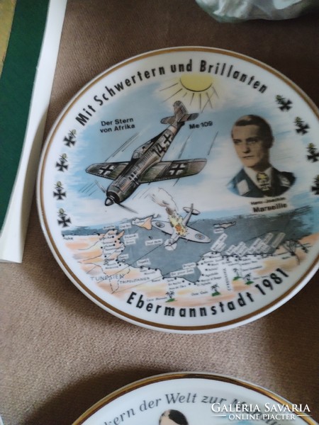 War memorial plates