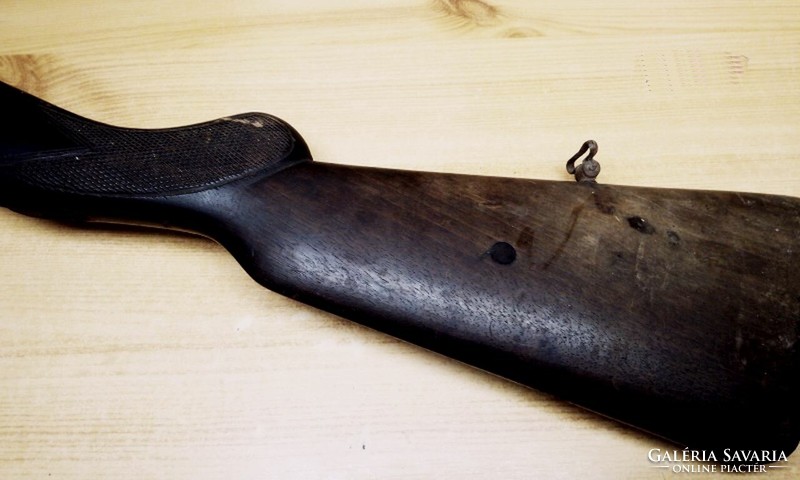 Régi puskatus, Mauser VZ-24 átalakítva, egy darab tömör fából faragva