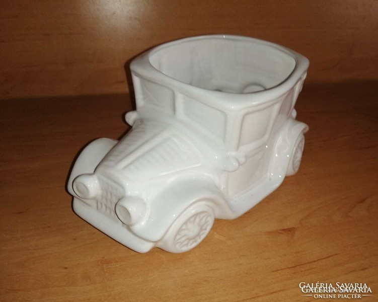 Car-shaped ceramic flower pot holder (27/d)